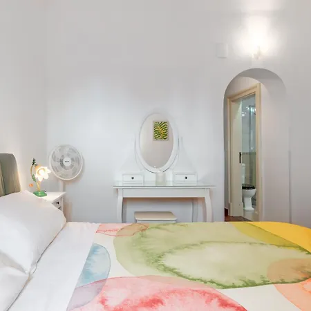 Apartment Cute In San Berillo - Urban Living At Its